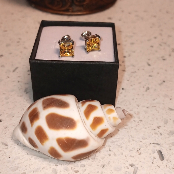 NWT! Custom 925 Sterling Silver Brilliant Yellow Sapphire Screwback Earrings - Picture 4 of 6